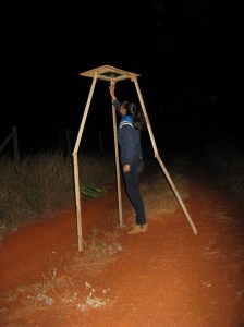 tripé no rola moça